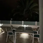 New Two Bedroom Apartment, Big Terrace & Sea View, Appartamento