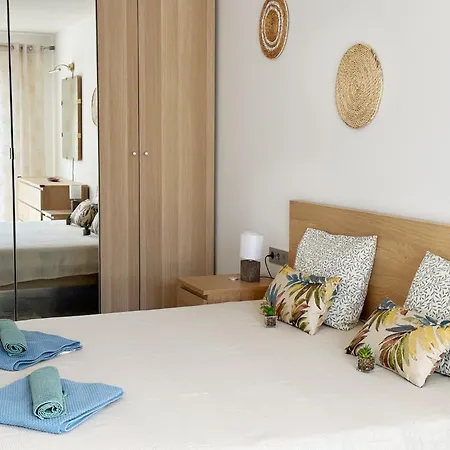 公寓 New Two Bedroom Apartment, Big Terrace & Sea View,