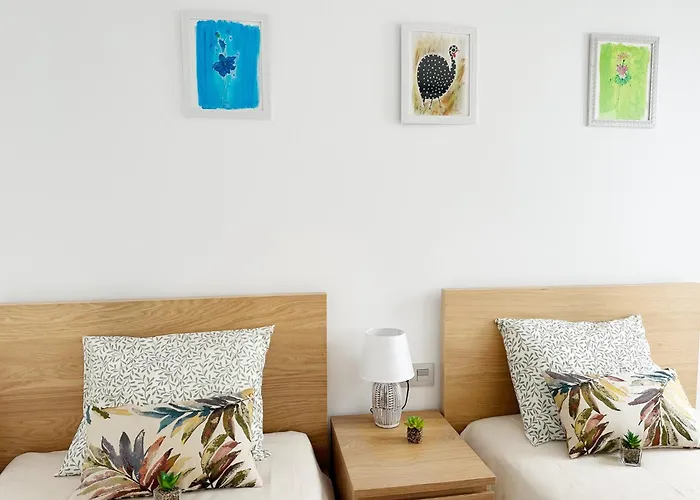 New Two Bedroom Apartment, Big Terrace & Sea View, 公寓 阿德耶
